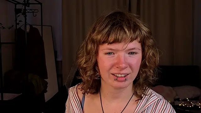 VioletDesiree webcam