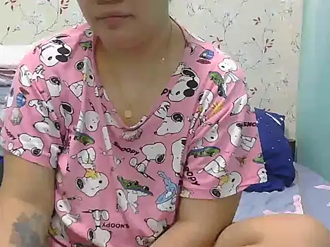 Hottie_mommy28 webcam