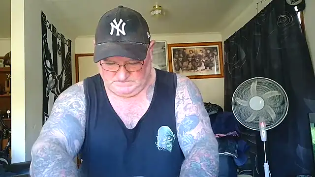 KINKYBLUEYES69 webcam