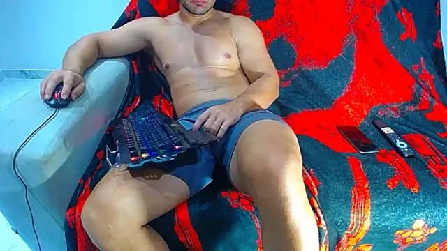 hugo_19cm live cam on StripChat