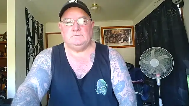KINKYBLUEYES69 webcam