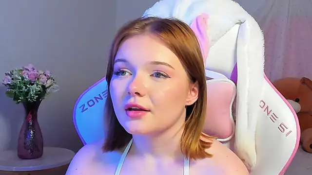 ElinaVale webcam