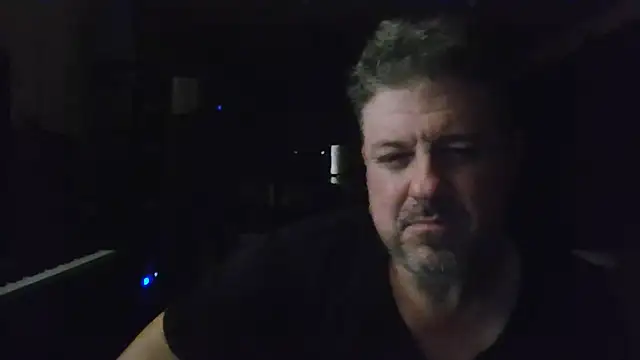 Luvslave7 webcam
