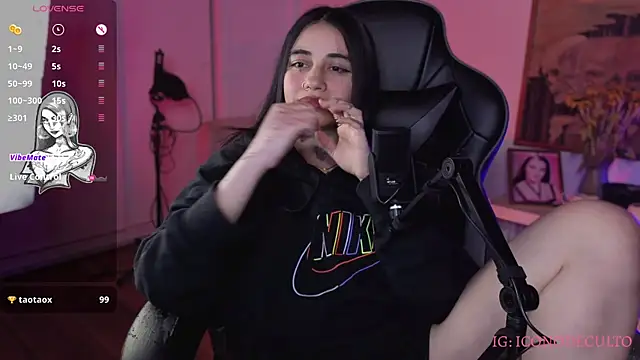val_bardot (F young) - DILDO PLAY AND CUM