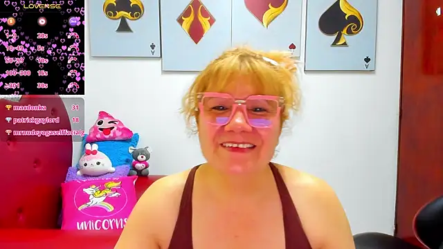 salomeediaz_ (F mature) - chinese balls in pussy