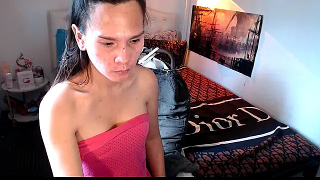 NinaDOM4CUM webcam