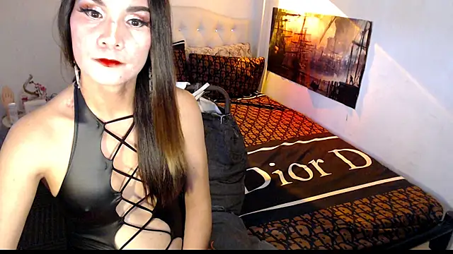 NinaDOM4CUM webcam