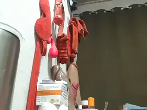 30cmHORSECOCKSELFSUCKER webcam