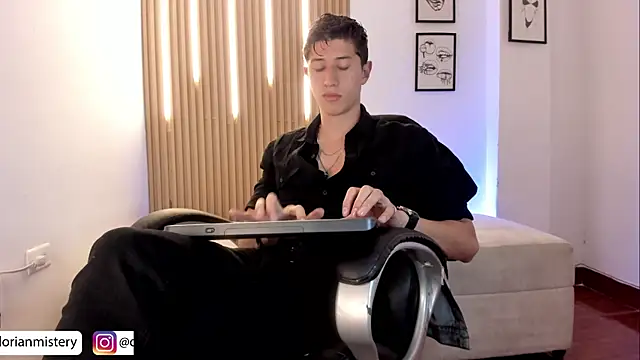 Dorianmistery2322_ webcam