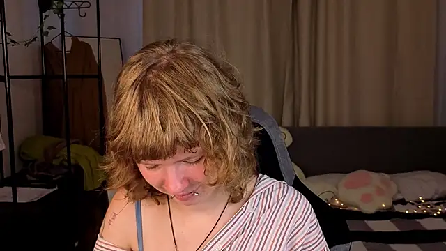 VioletDesiree webcam