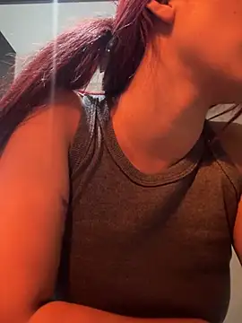 vanessa_gm (F young) - slap in ass
