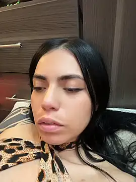 i_am_nina_ (F young) - blowjob on knees for you