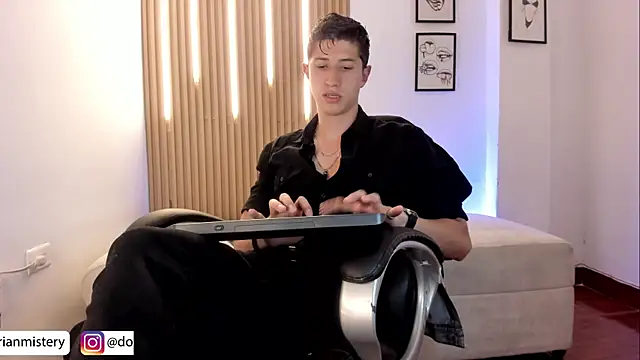 Dorianmistery2322_ webcam
