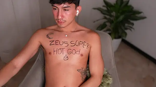 sweettaaron01 webcam