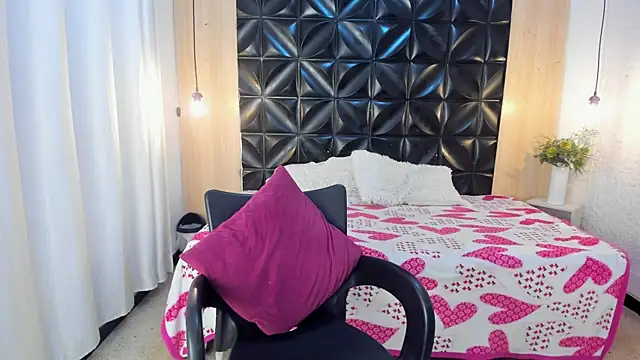 Veyra_Thaliaa webcam