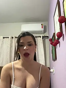 maya_call_hot webcam