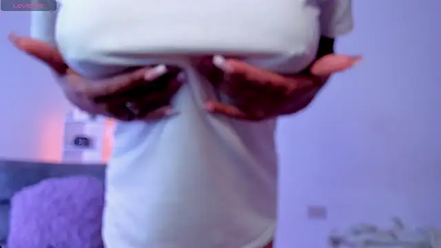Shophie_thoopson webcam