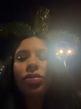 Elara_Luxe webcam