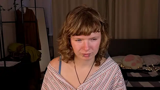 VioletDesiree webcam