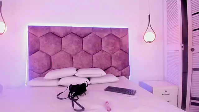 olivia_jhonsson_ webcam