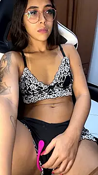 SexyAninha18 webcam