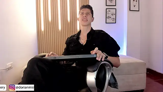 Dorianmistery2322_ webcam