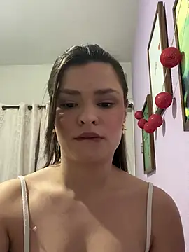maya_call_hot webcam