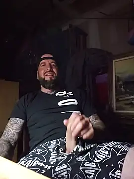 Beardedtattood webcam