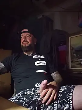 Beardedtattood webcam