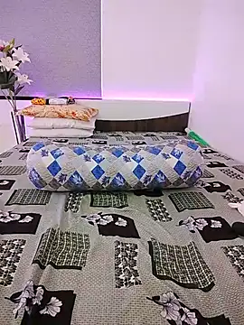 LoveLy-Soneya webcam