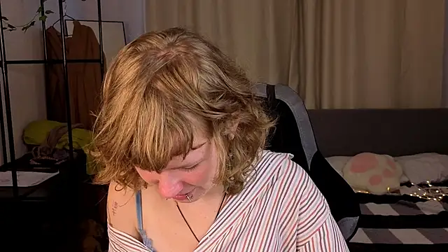 VioletDesiree webcam
