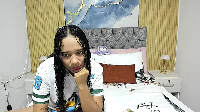 nay_and_aleja1 webcam