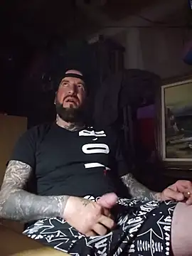 Beardedtattood webcam