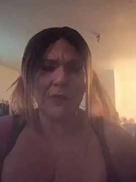 deedeedoll82222 live sex cam