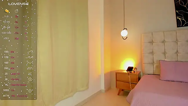 Naomy9_ webcam