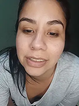 Michellluxo webcam