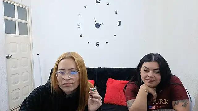 lesb_milf webcam