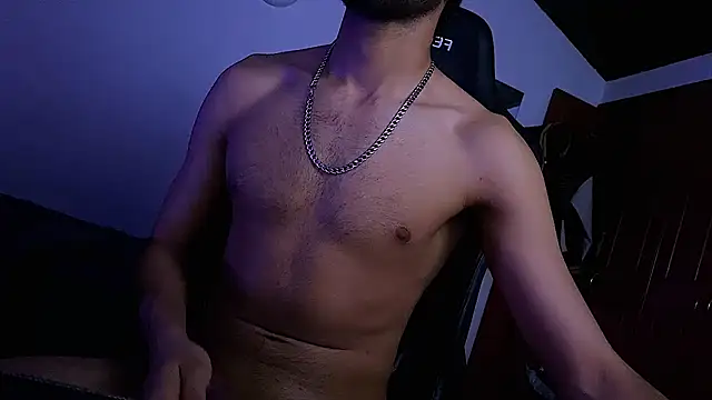 Lucius_Noal webcam