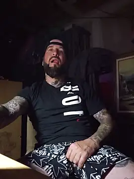 Beardedtattood webcam