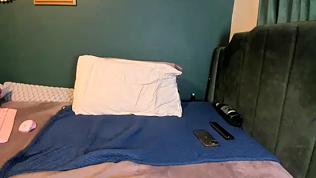 ellla_LA