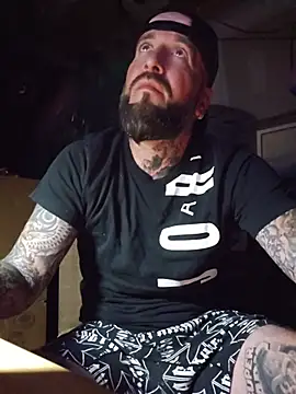 Beardedtattood webcam