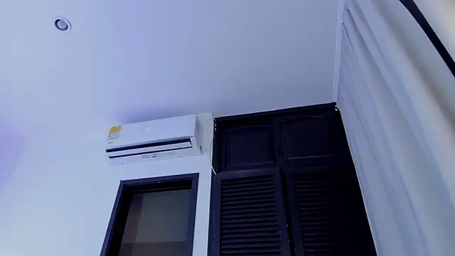 Sweeetcurvyx webcam