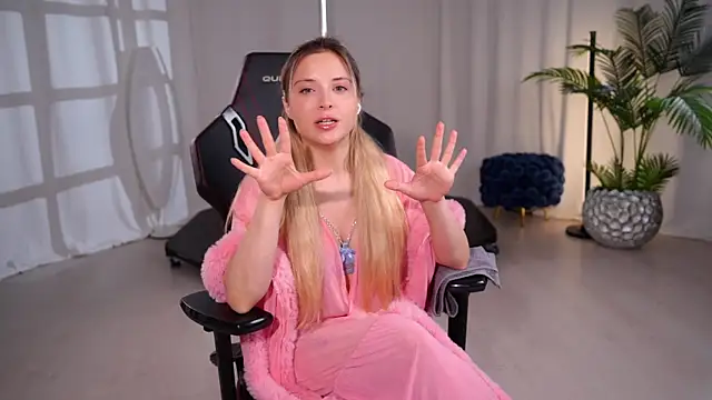 KittyCaitlin webcam