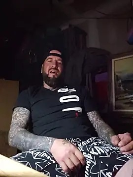 Beardedtattood webcam