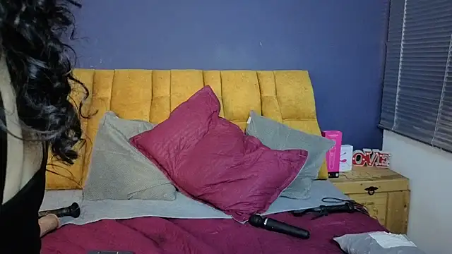 KendraaSimons webcam