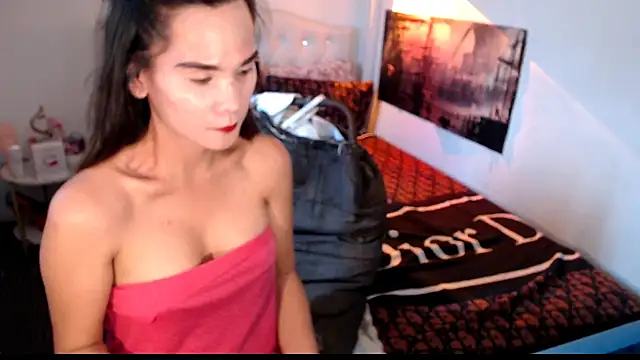 NinaDOM4CUM webcam