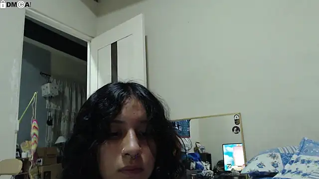 AlinaWoolf_ webcam