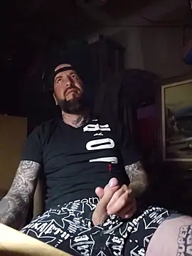 Beardedtattood webcam