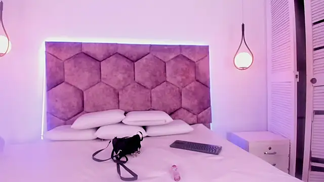 olivia_jhonsson_ webcam