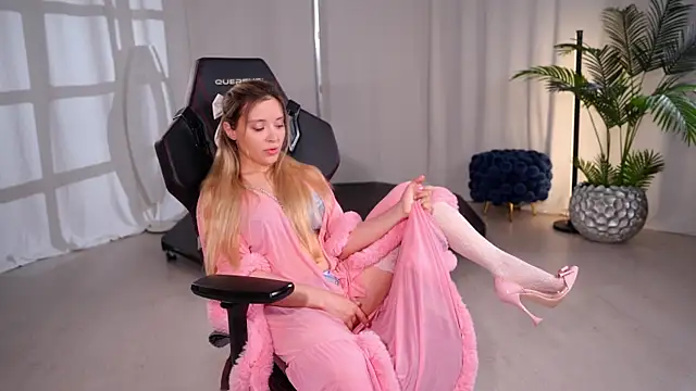 KittyCaitlin webcam
